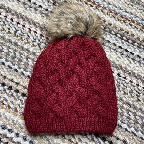 New with tags Panache pom velour lined cable knit beanie- Burgundy - Picture 2 of 2